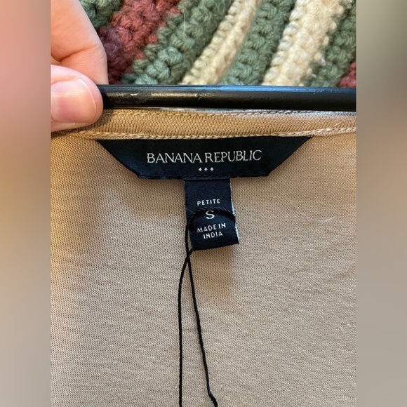NWT Banana Republic Blouse - Picture 2 of 3
